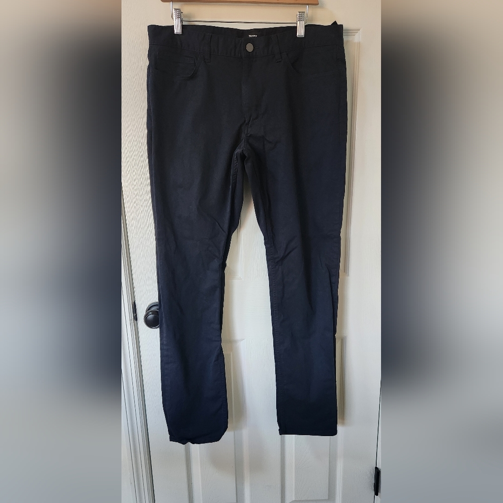 Theory Haydin Straight Slim Fit Men's Black Pants. Size: 36wx34L